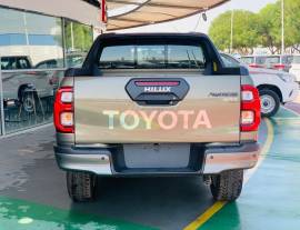 TOYOTA HILUX PICK UP ADVENTURE 4L