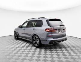 BMW X7 M60i 4.4