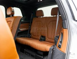 BMW X7 M60i 4.4