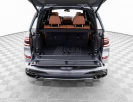 BMW X7 M60i 4.4