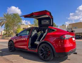 Tesla Model X Performance