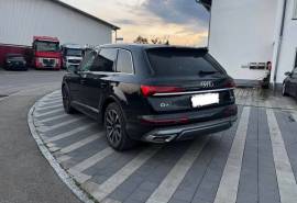  AUDI Q7 3