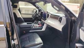 TOYOTA SEQUOIA 2025