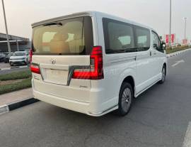 Toyota Cranvia Premium 2025 